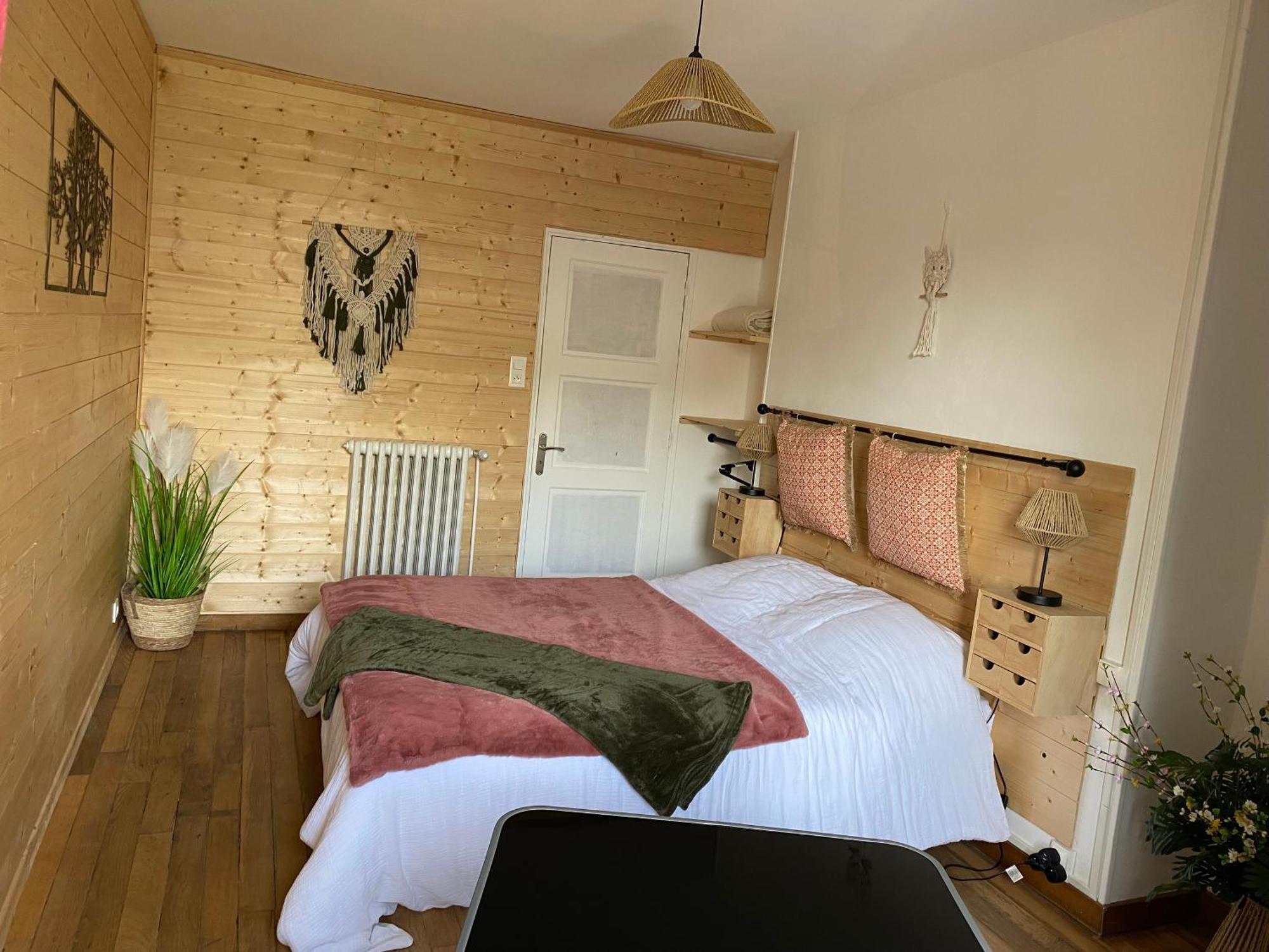 La Pautiere Bed & Breakfast Saint-Sauveur-Lendelin Exterior photo